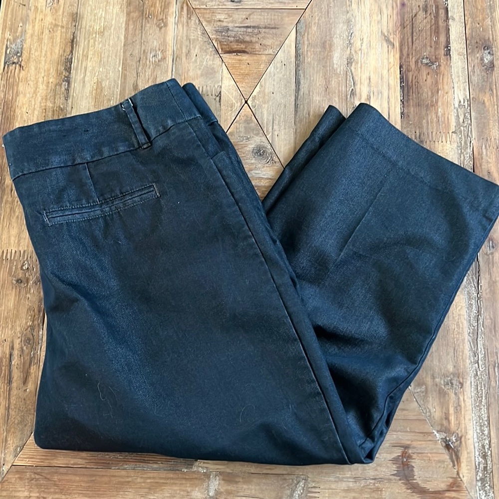 Mossimo Capri pants. 12